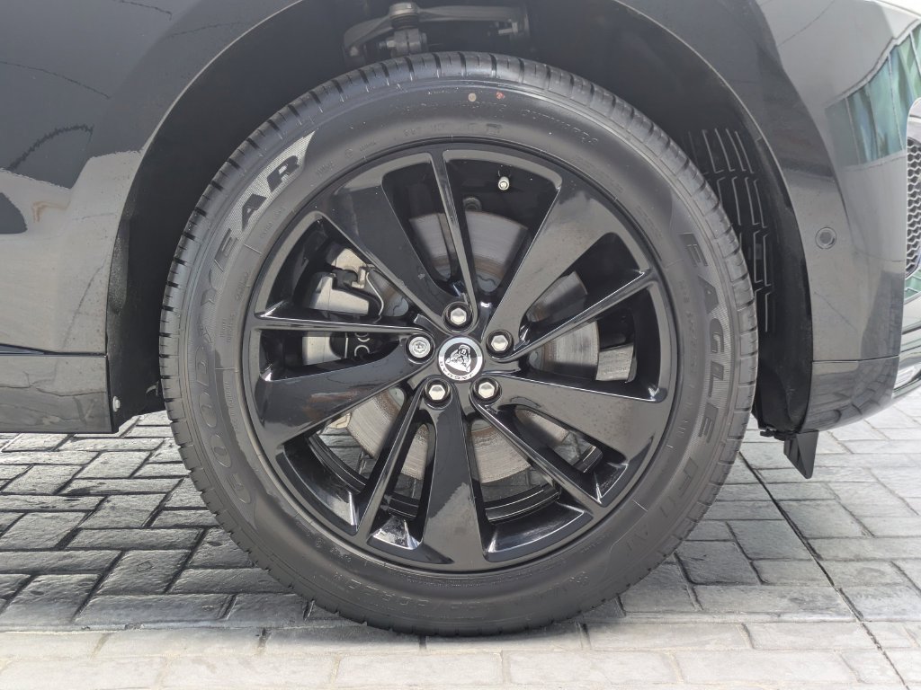 New 2026 Jaguar F-PACE R-Dynamic S AWD/4WD image 12