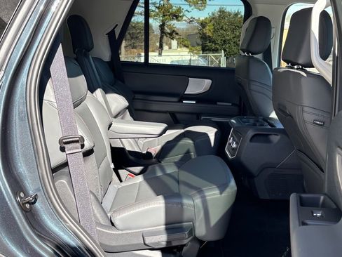 New 2025 Ford Expedition Active image 13