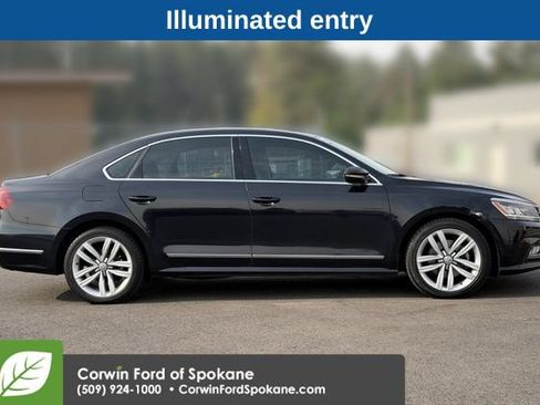 Used 2017 Volkswagen Passat 1.8T SE FWD image 10