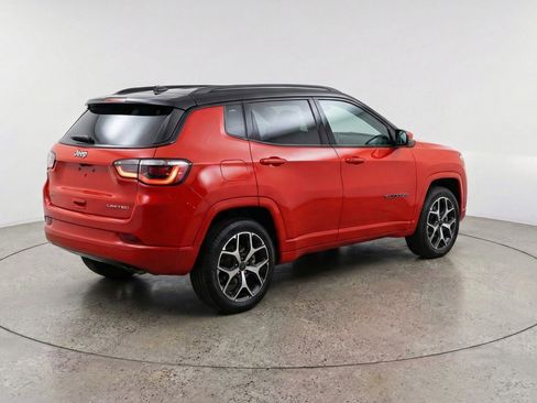 Used 2025 Jeep Compass Limited AWD/4WD image 9
