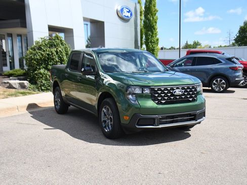 New 2025 Ford Maverick XLT w/ XLT Luxury Package image 9