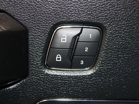 Used 2019 Ford F150 Lariat w/ Equipment Group 502A Luxury AWD/4WD image 57