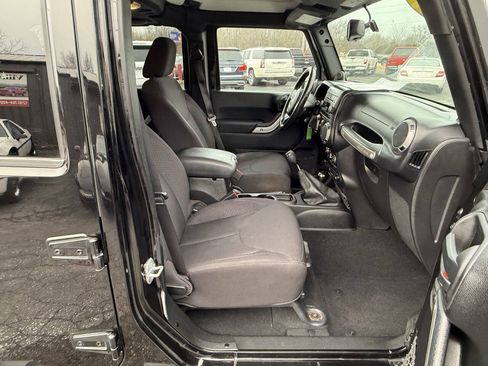 Used 2014 Jeep Wrangler Unlimited Sport w/ Quick Order Package 23S AWD/4WD image 26