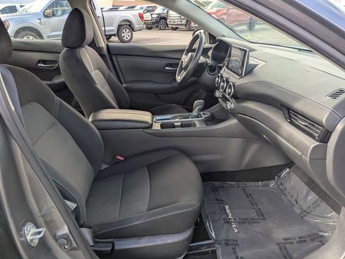 Used 2021 Nissan Sentra SV w/ Lighting Package image 32