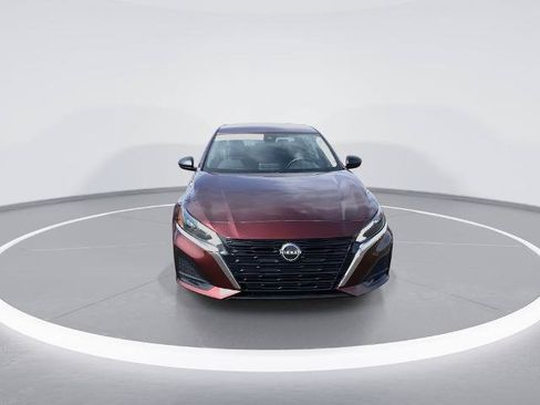 Certified 2024 Nissan Altima 2.5 SV FWD image 3