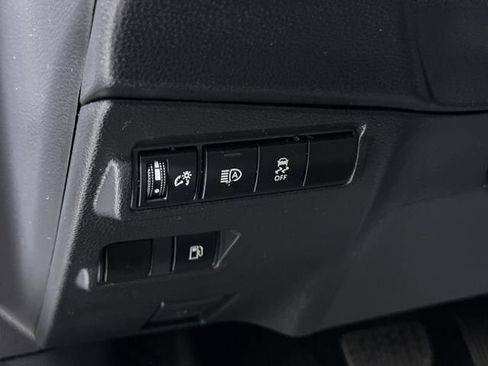Used 2025 Toyota Corolla Cross AWD Hybrid image 18