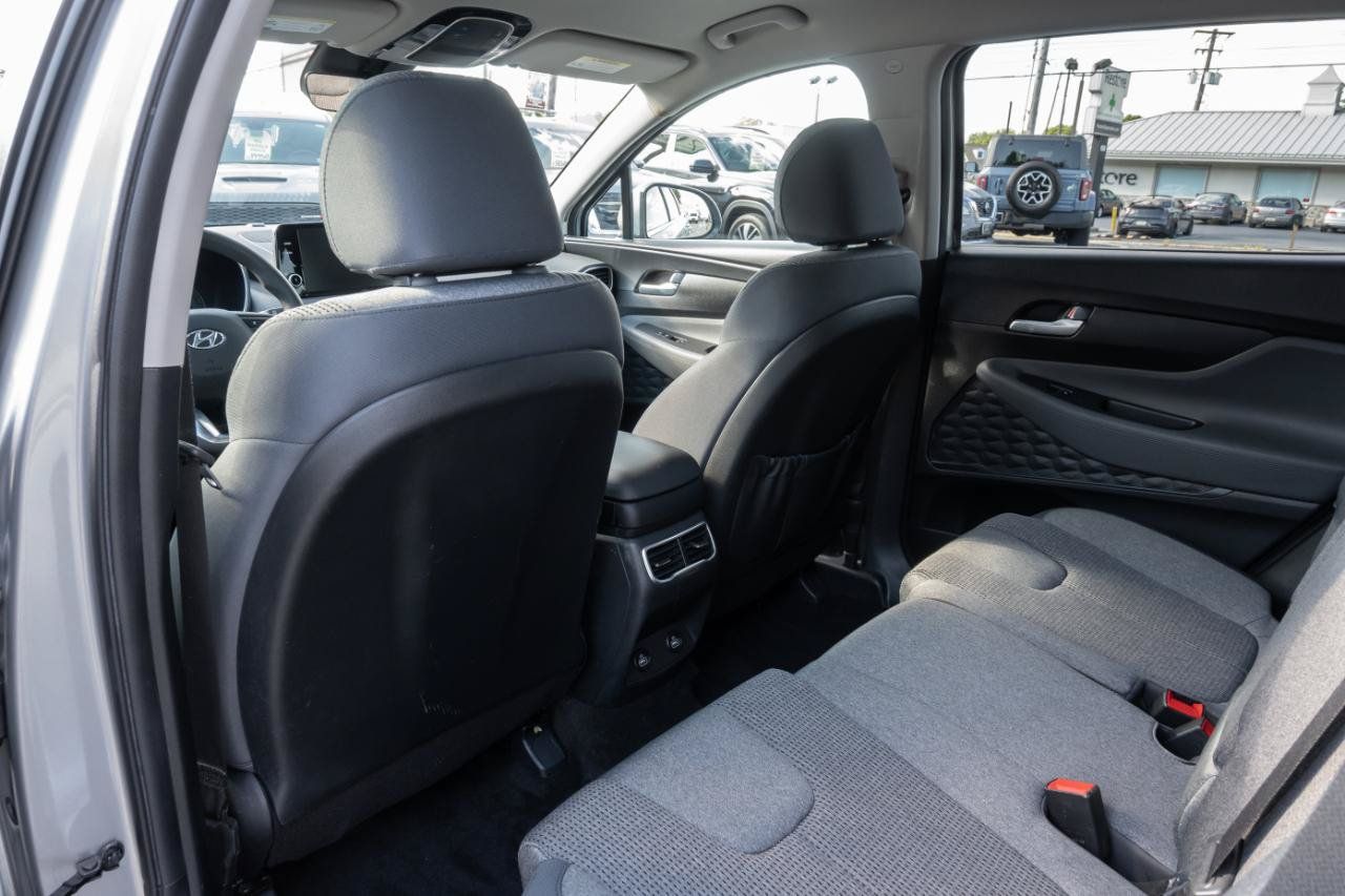 Used 2021 Hyundai Santa Fe SE FWD image 16