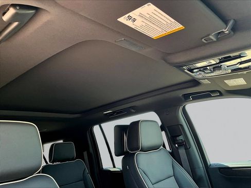 New 2026 GMC Yukon XL Elevation w/ Elevation Premium Package AWD/4WD image 33
