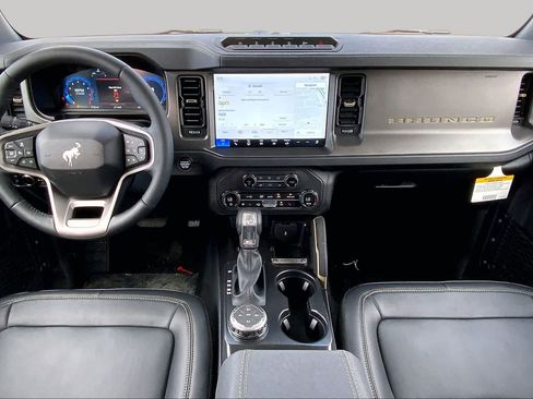 New 2025 Ford Bronco Badlands AWD/4WD image 5
