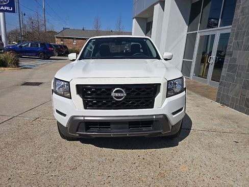 Used 2022 Nissan Frontier SV image 4