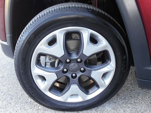 Certified 2022 Jeep Compass Limited image 10