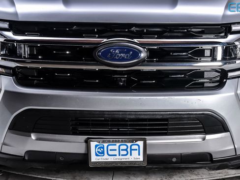 Used 2024 Ford Expedition Limited image 10