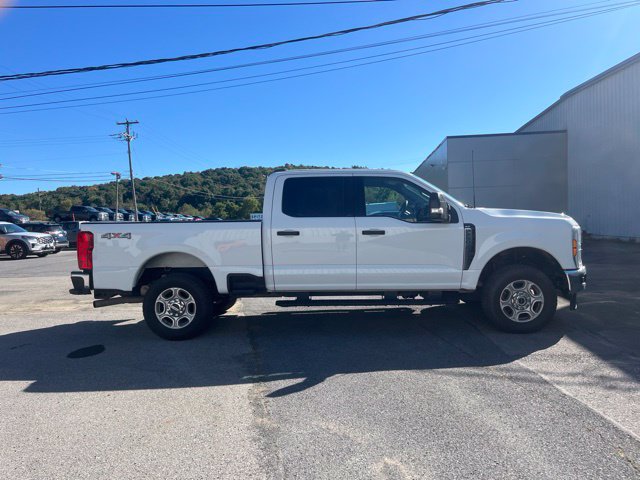Used 2025 Ford F250 XLT AWD/4WD image 3