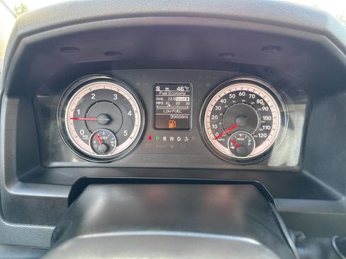 Used 2018 RAM 2500 Tradesman w/ Chrome Appearance Group image 35