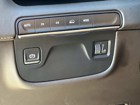 Certified 2024 Cadillac Escalade Premium Luxury image 28