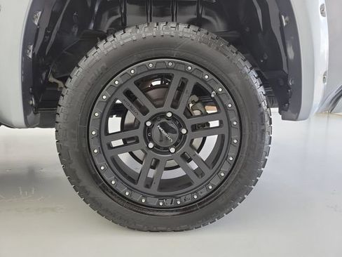 Used 2014 Toyota Tundra SR5 w/ SR5 Upgrade Package RWD image 10