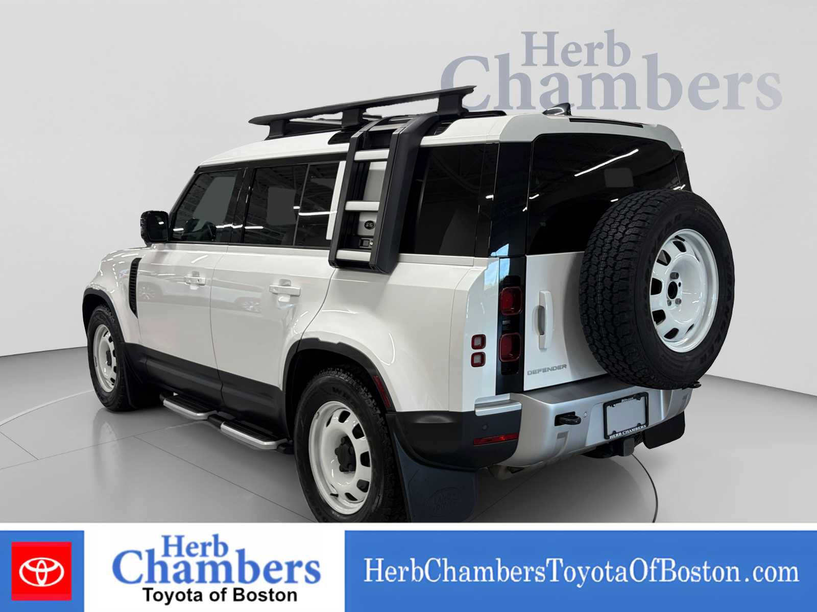 Used 2024 Land Rover Defender 110 S AWD/4WD image 3