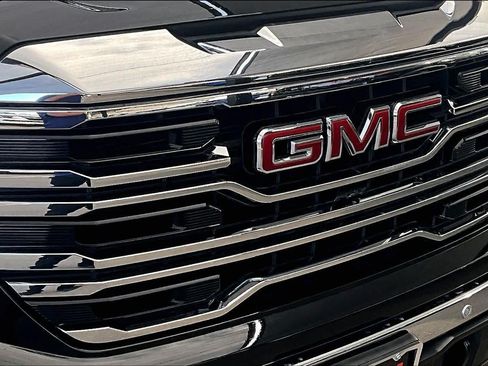 Used 2024 GMC Sierra 1500 SLT AWD/4WD image 30