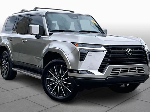 Used 2025 Lexus GX 550 Luxury w/ Accessory Package (Z1) image 3