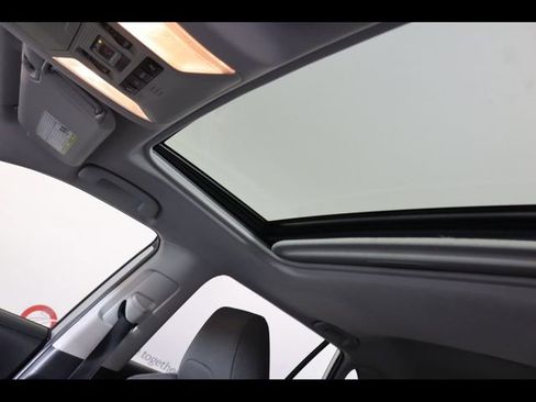 Used 2021 Toyota RAV4 XLE w/ Convenience Package FWD image 25