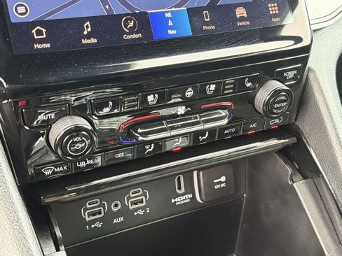 Used 2023 Jeep Grand Cherokee Trailhawk image 17