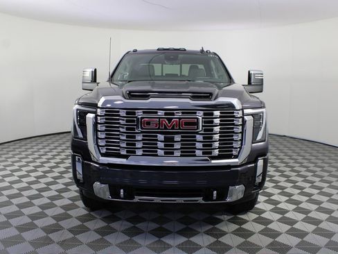 New 2026 GMC Sierra 2500 Denali w/ Denali Reserve Package AWD/4WD image 32