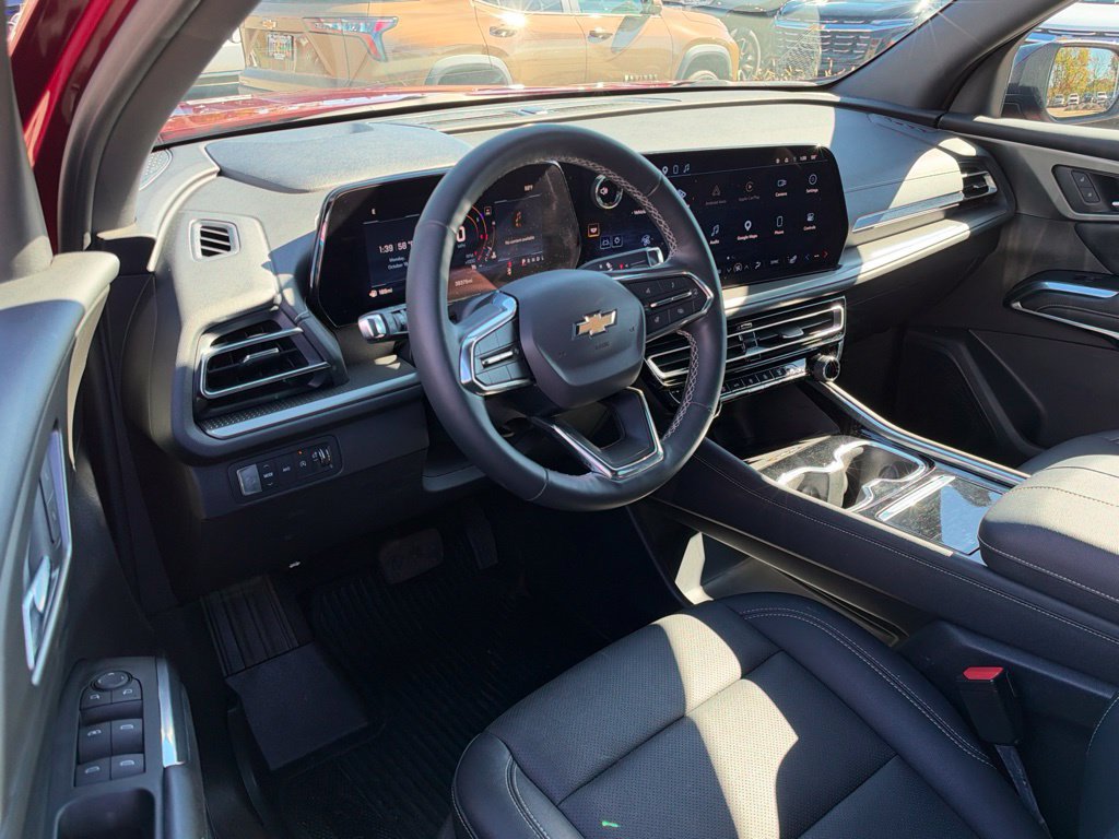 Used 2024 Chevrolet Traverse LT w/ Trailering Package AWD/4WD image 23
