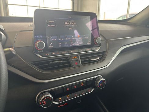 Used 2025 Nissan Altima 2.5 SV image 20