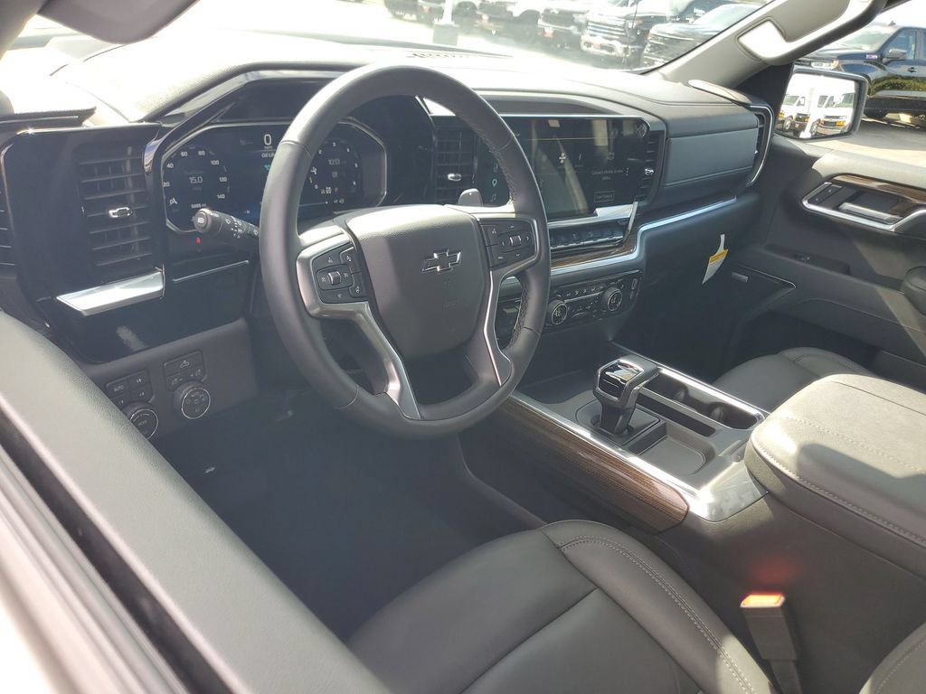 Used 2026 Chevrolet Silverado 1500 RST w/ Convenience Package II AWD/4WD image 10