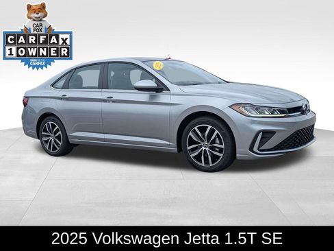 Used 2025 Volkswagen Jetta SE FWD image 1