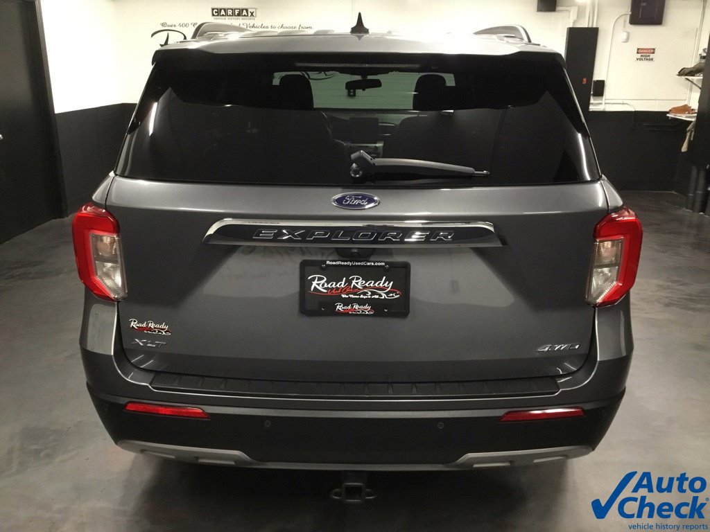 Used 2022 Ford Explorer XLT w/ Equipment Group 202A AWD/4WD image 9