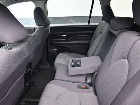 Certified 2025 Toyota Grand Highlander LE image 29