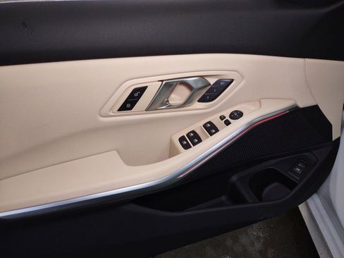 Used 2024 BMW 330i Sedan w/ Premium Package image 20