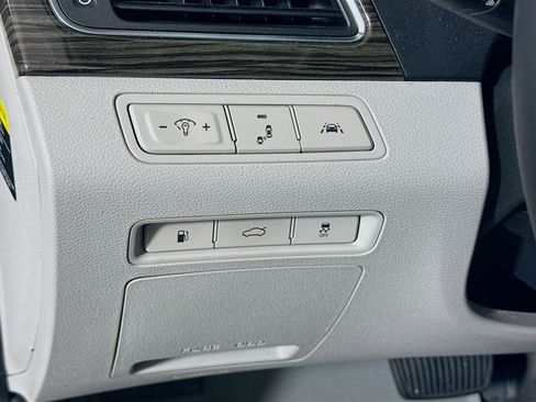 Used 2017 Hyundai Sonata Limited w/ Ultimate Package 04 image 10