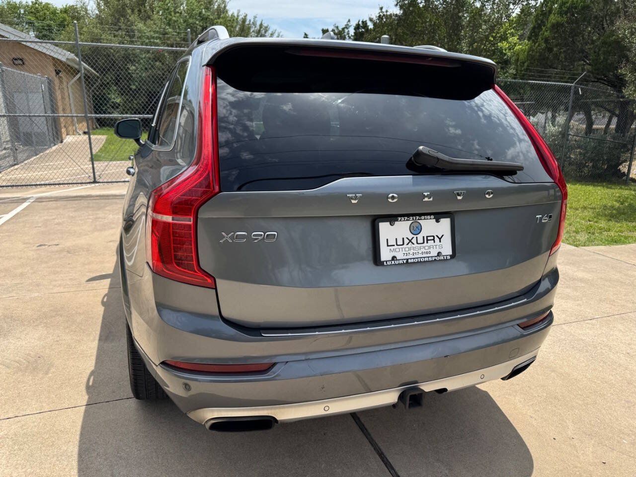 Used 2017 Volvo XC90 T6 Momentum w/ Vision Package AWD/4WD image 10
