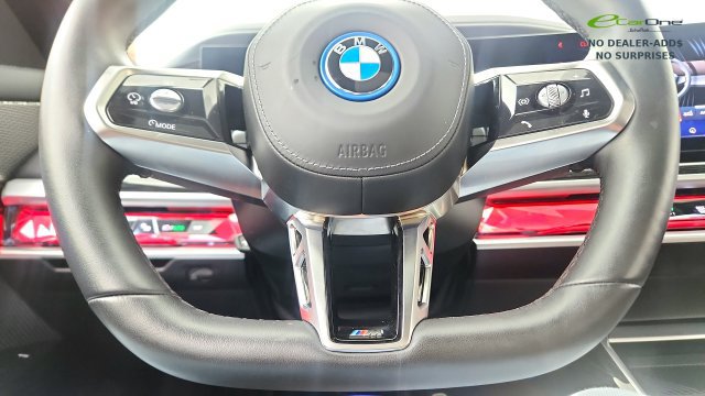 Used 2025 BMW i7 eDrive50 w/ M Sport Package RWD image 61