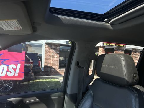 Used 2020 GMC Sierra 3500 Denali w/ Denali Ultimate Package image 15