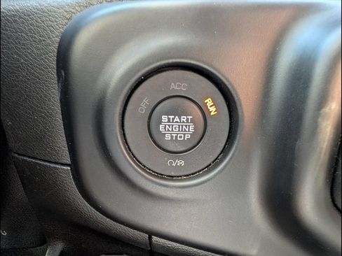 Used 2021 Jeep Gladiator Sport AWD/4WD image 8
