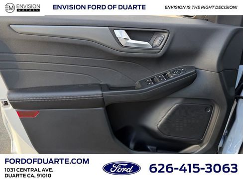 New 2025 Ford Escape SE image 12