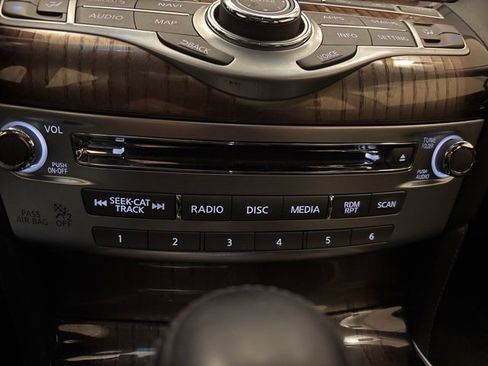 Used 2019 INFINITI Q70 L 3.7 w/ Sensory Package image 22