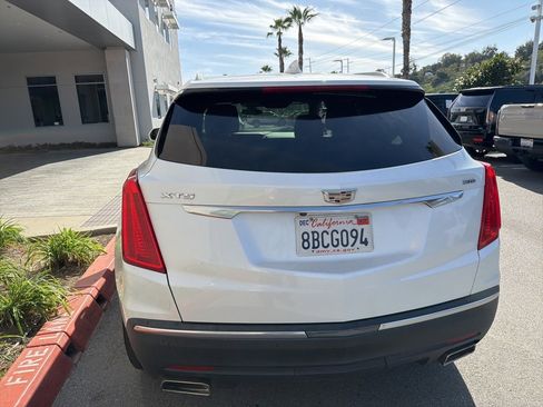 Used 2018 Cadillac XT5 Luxury w/ Driver Awareness Package image 6