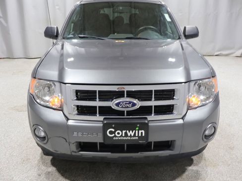 Used 2011 Ford Escape XLT w/ Class II Trailer Tow Pkg AWD/4WD image 8
