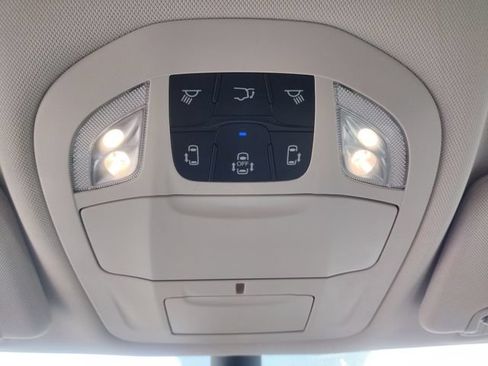 Used 2024 Chrysler Pacifica Touring-L FWD image 67