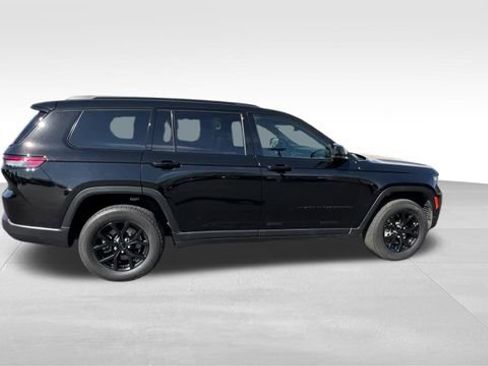 Used 2025 Jeep Grand Cherokee L Altitude AWD/4WD image 8