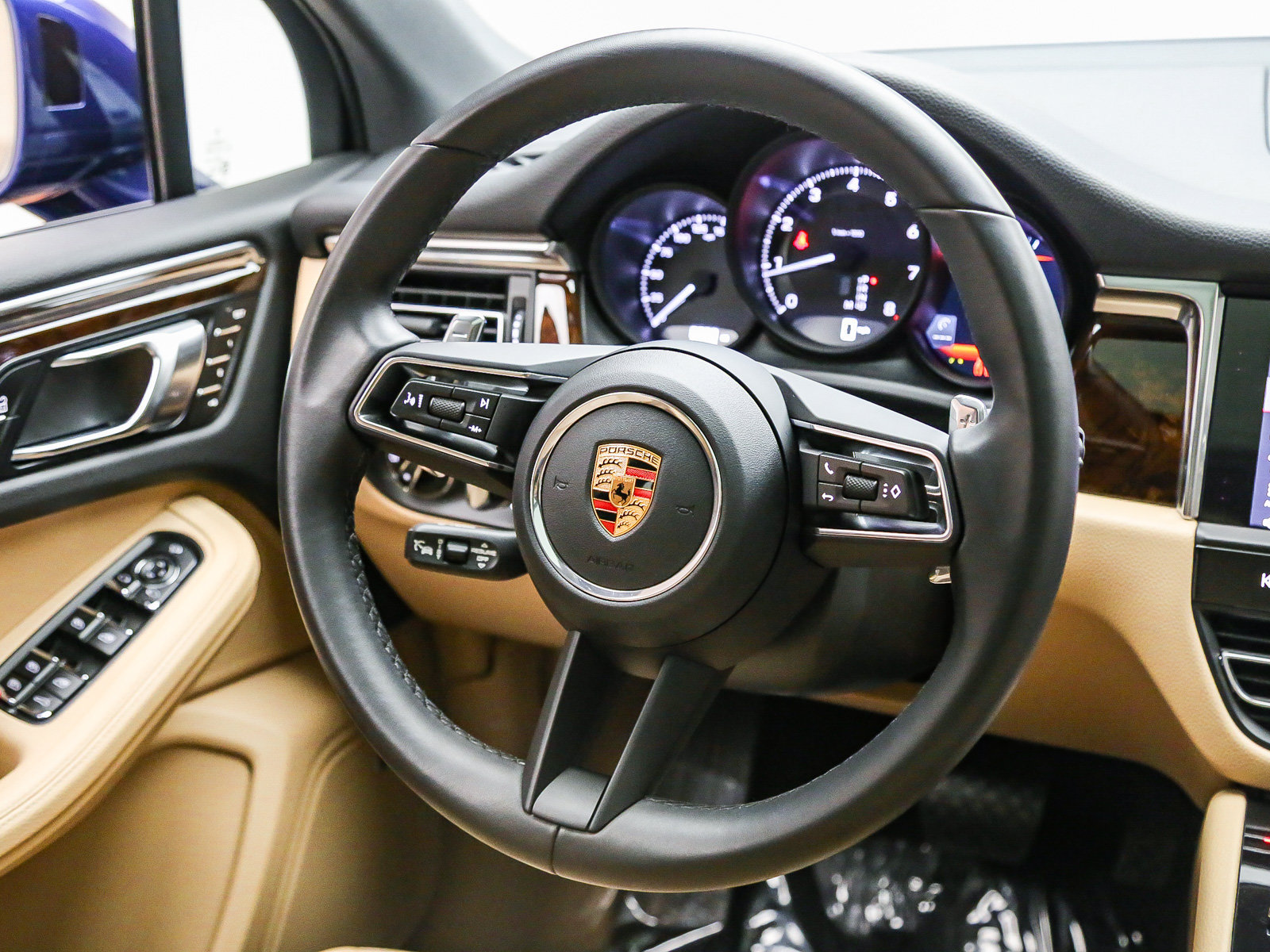 Certified 2026 Porsche Macan AWD/4WD image 19