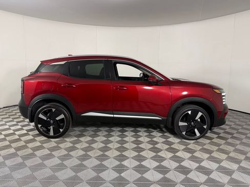 Used 2025 Nissan Kicks SR FWD image 6