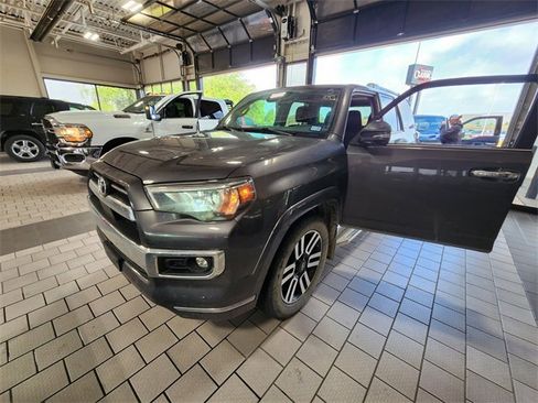 Used 2022 Toyota 4Runner Limited AWD/4WD image 3