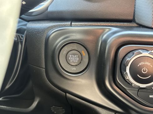 Used 2022 Jeep Wrangler Unlimited Sahara w/ Safety Group AWD/4WD image 17