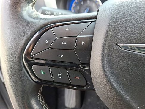 Used 2020 Chrysler Pacifica Touring-L Plus w/ S Appearance Package image 23