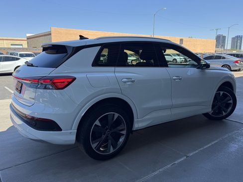 Used 2022 Audi Q4 e-tron Premium Plus w/ Premium Plus image 4